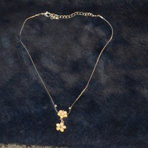 Necklace Pendant Vintage Unknown Flower Rhinestones Silver colored Metal Chocker